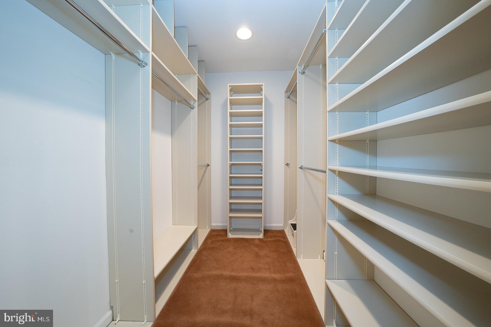 1044 LINDY LANE 10-44