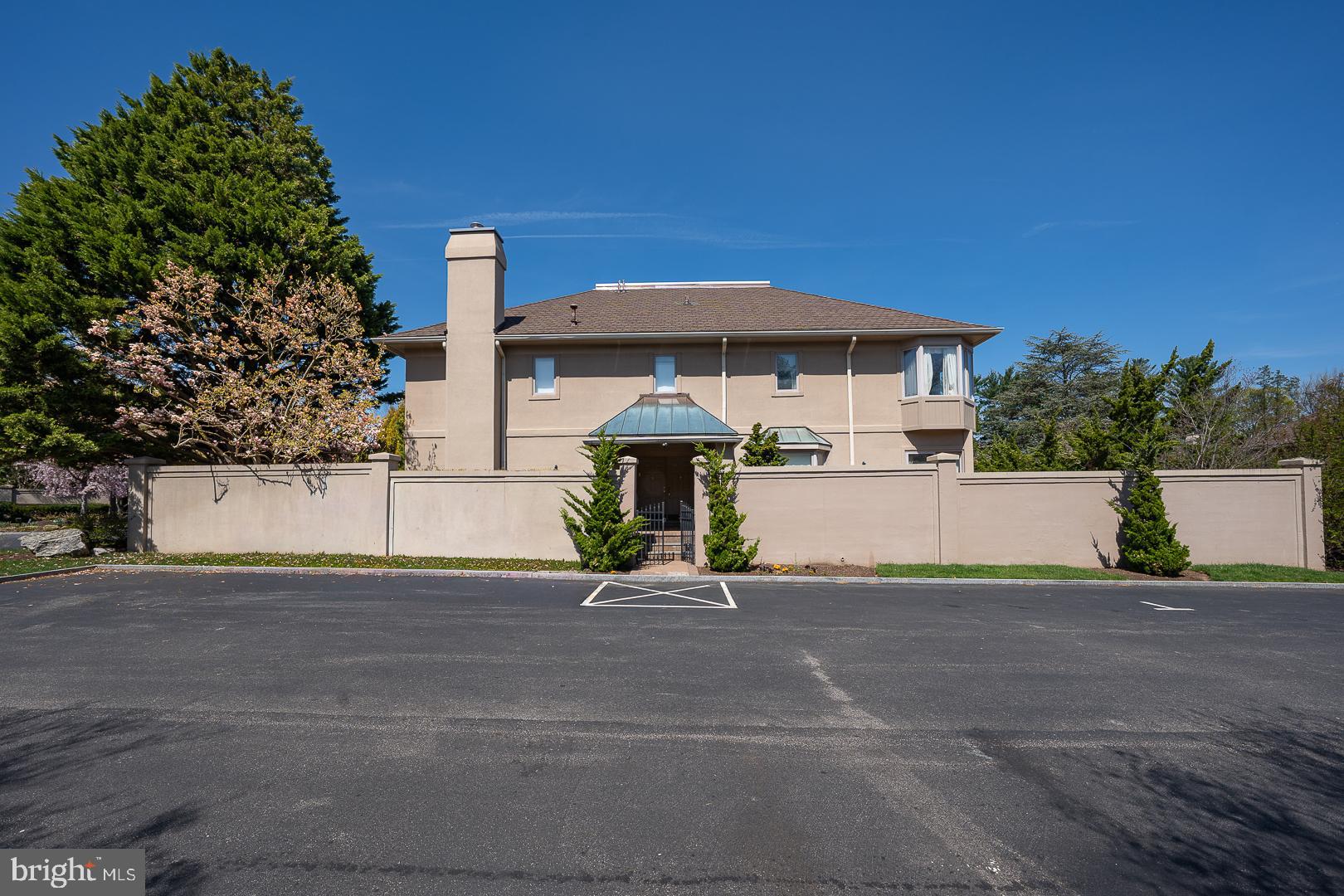 1044 LINDY LANE 10-44