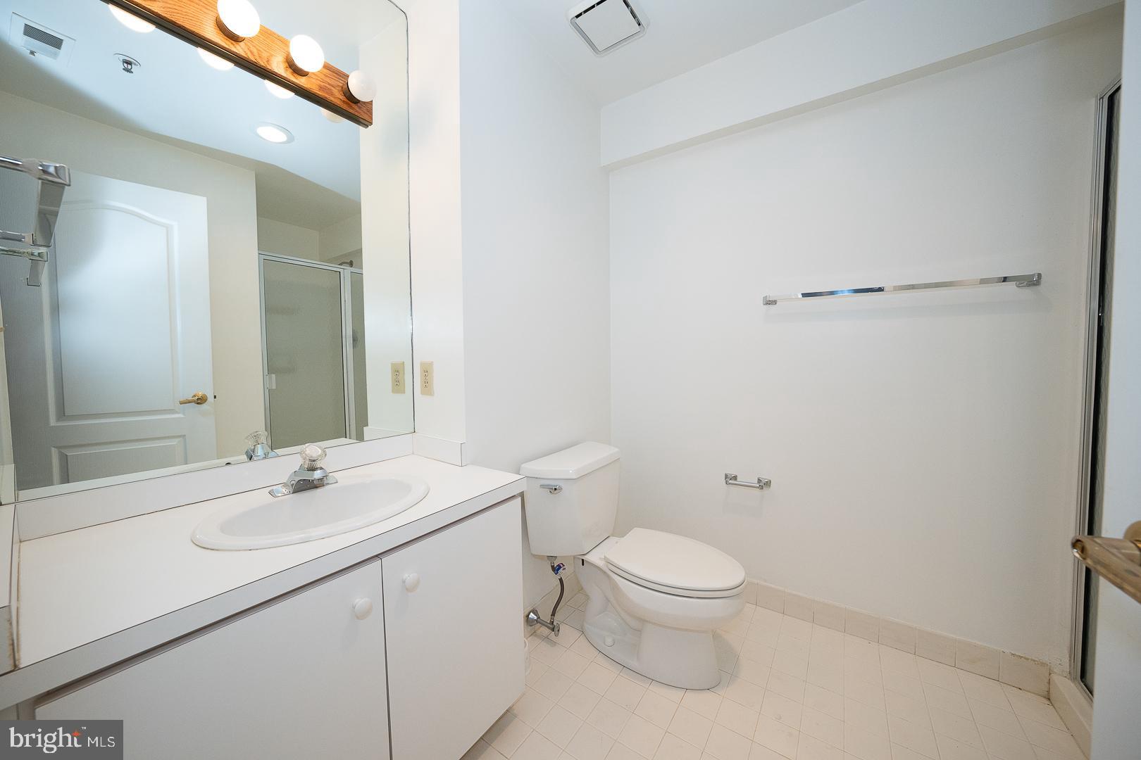 1044 LINDY LANE 10-44