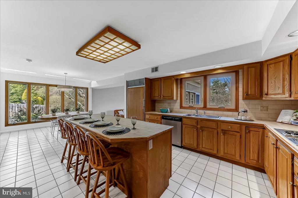 971 DERRING LANE