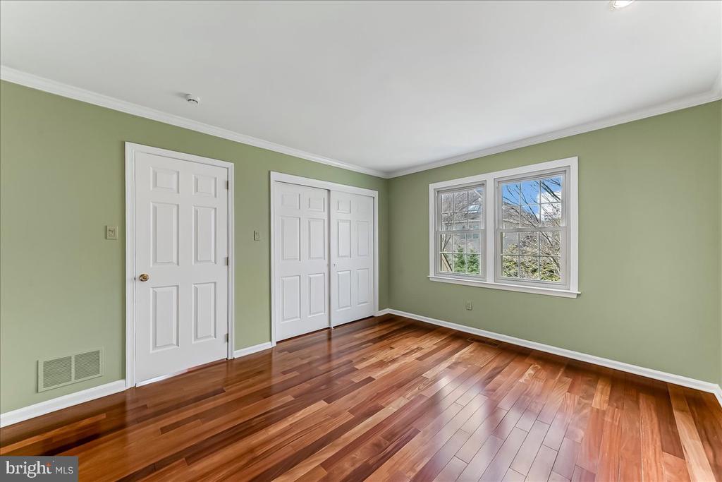971 DERRING LANE