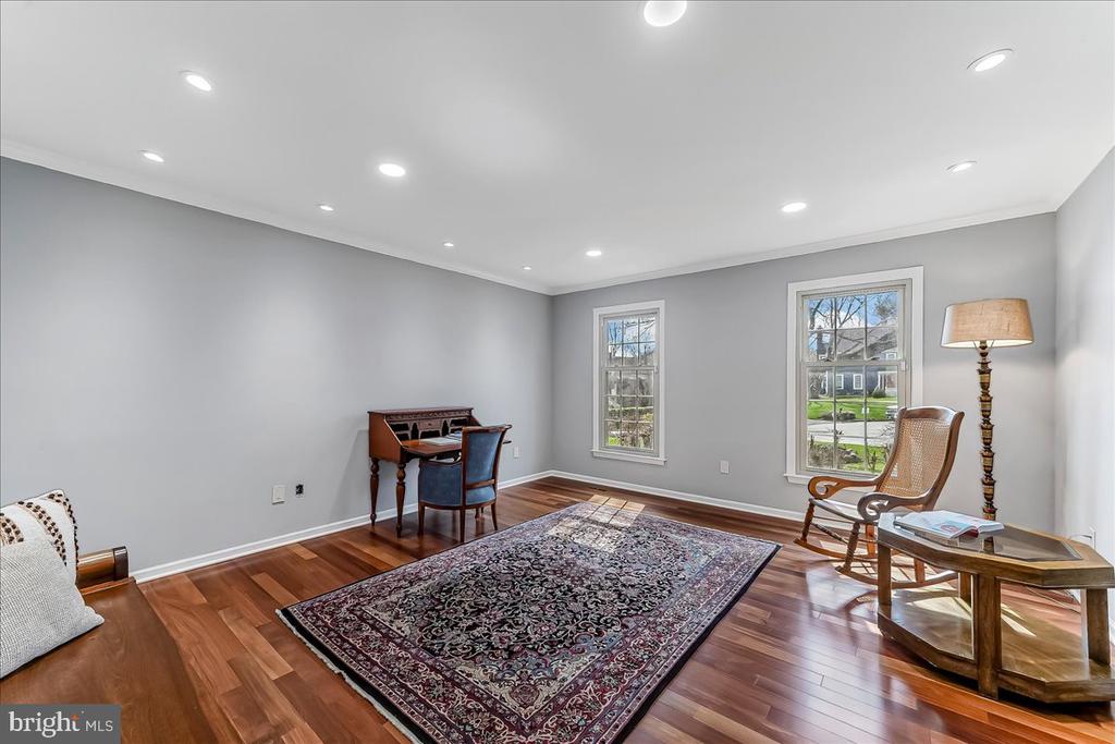 971 DERRING LANE