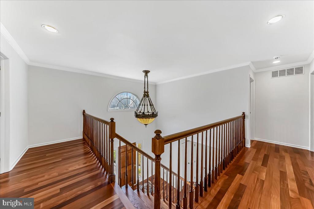 971 DERRING LANE