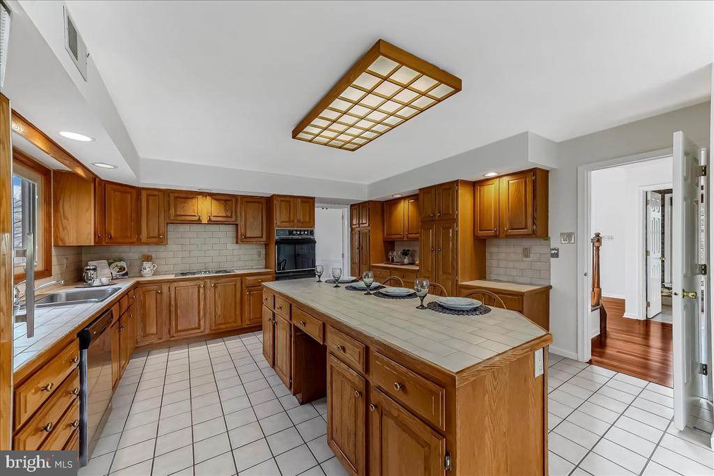 971 DERRING LANE