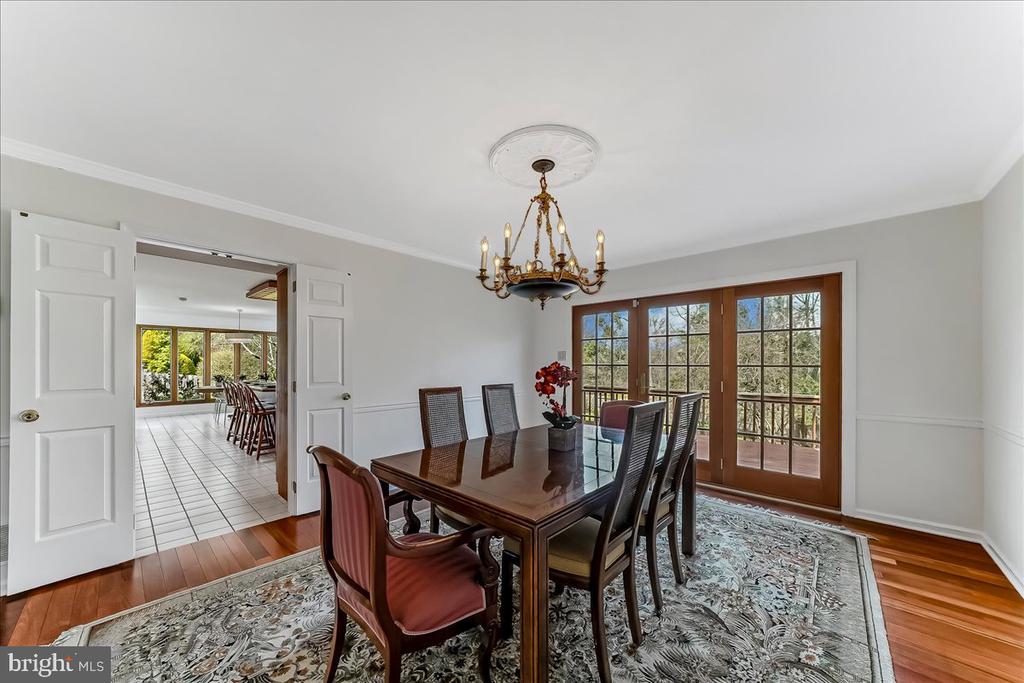 971 DERRING LANE