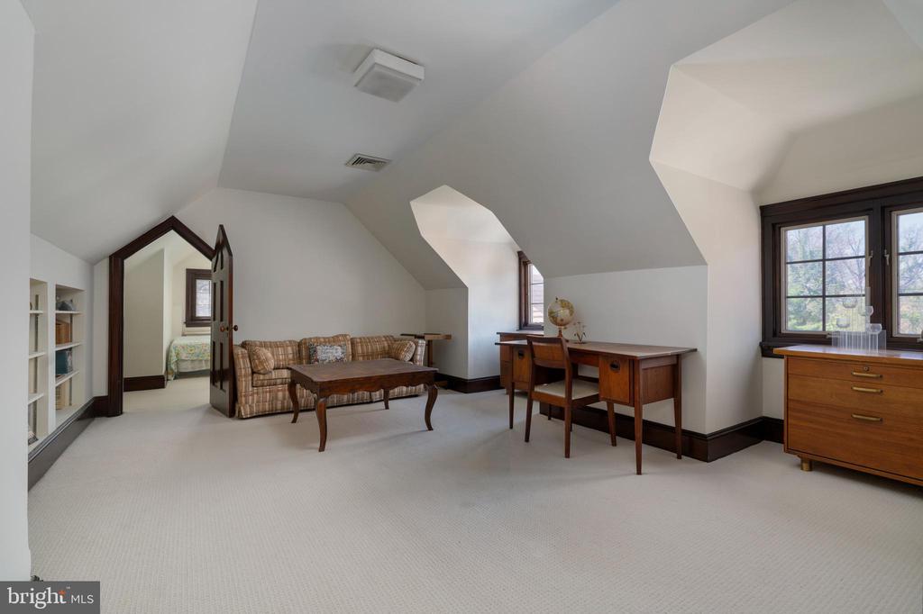 764 MOUNT MORO ROAD