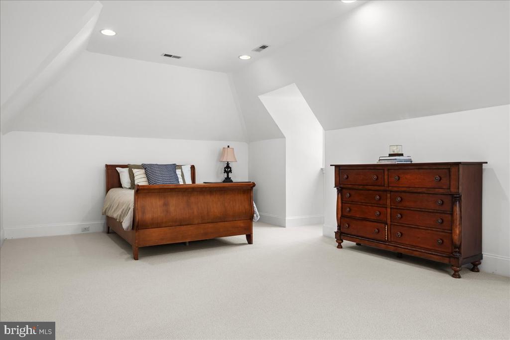 840 HARRITON ROAD
