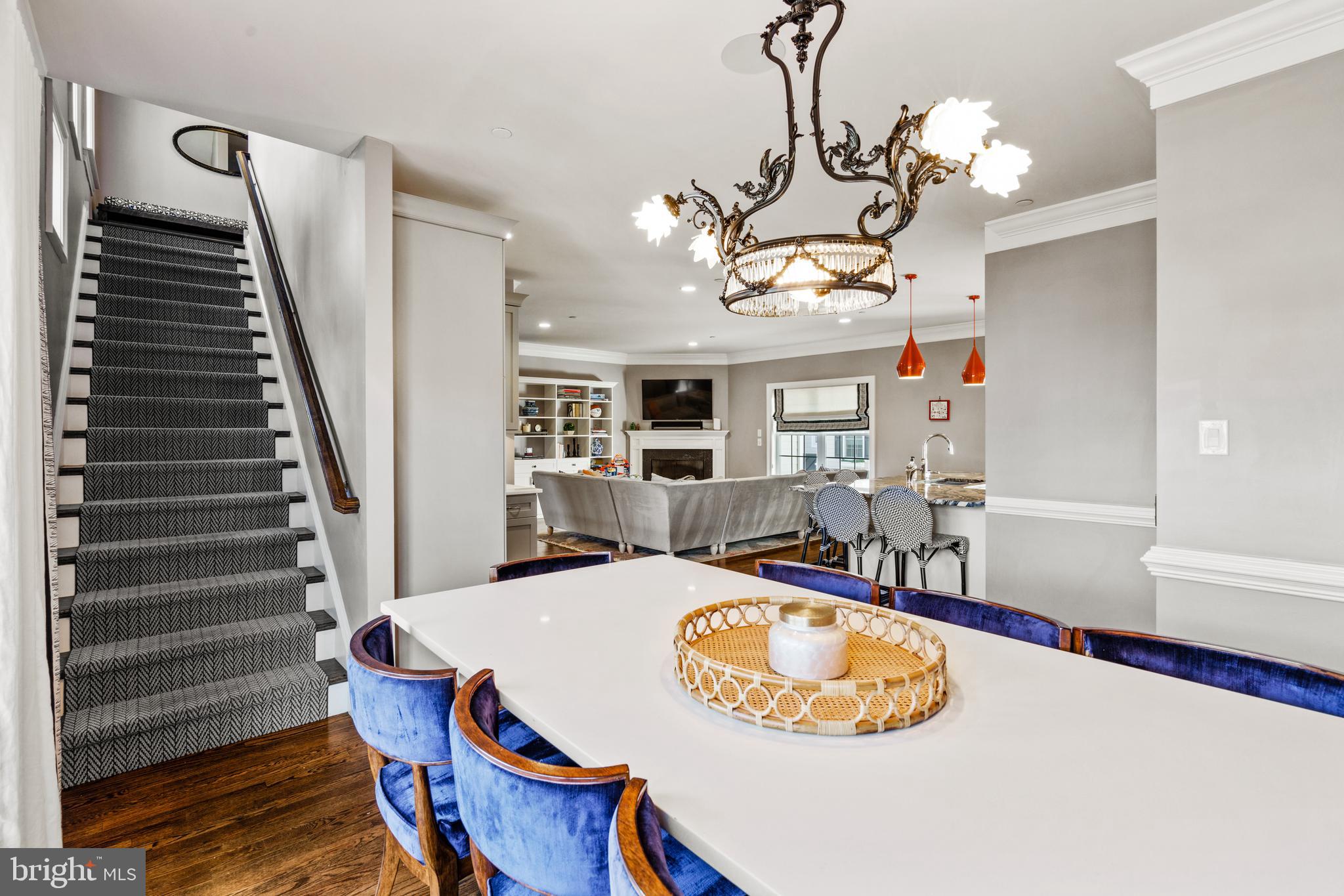 219 E MONTGOMERY AVENUE 6