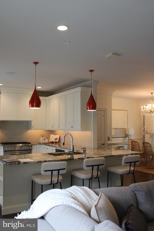 219 E MONTGOMERY AVENUE 6
