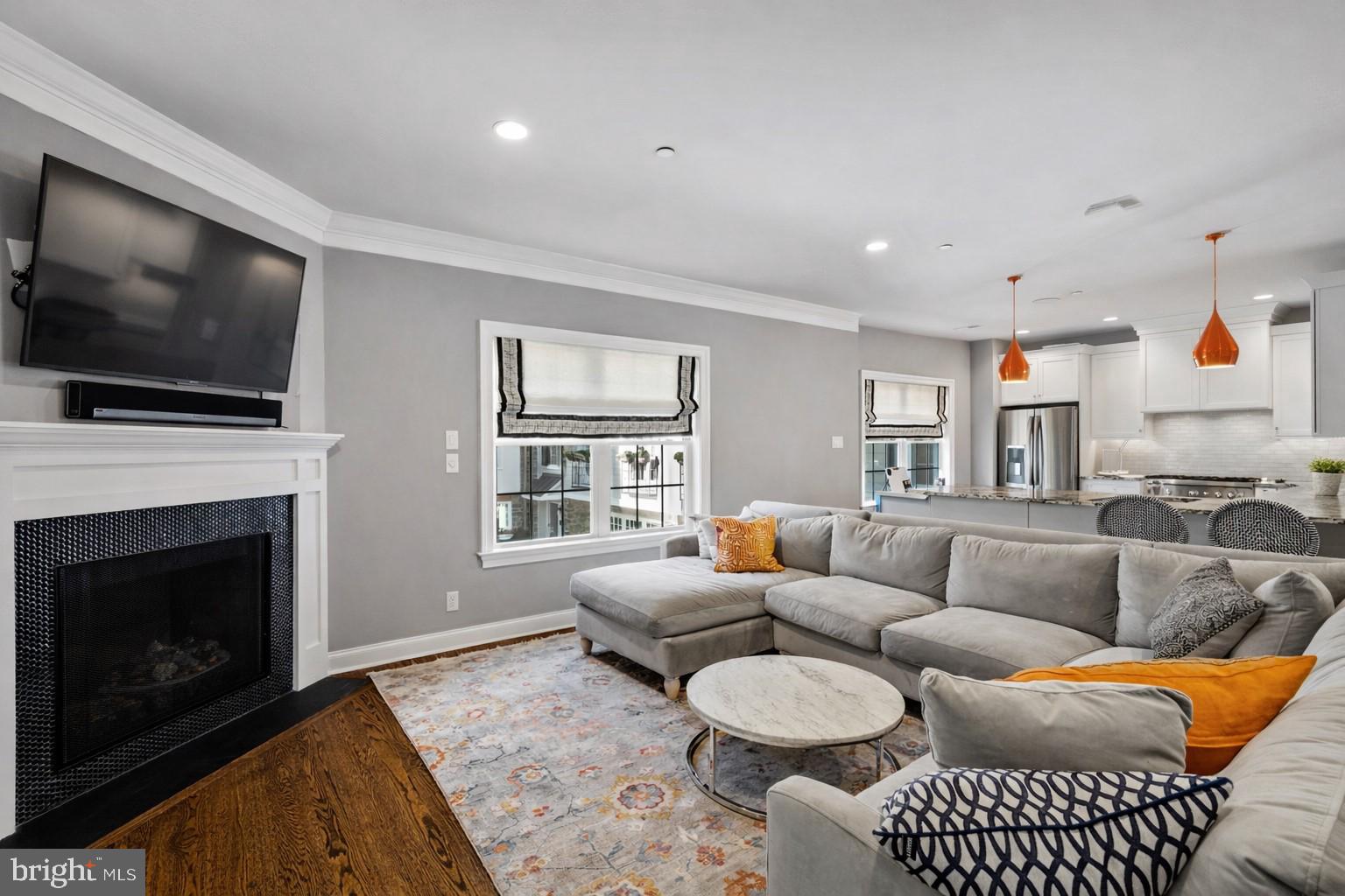 219 E MONTGOMERY AVENUE 6