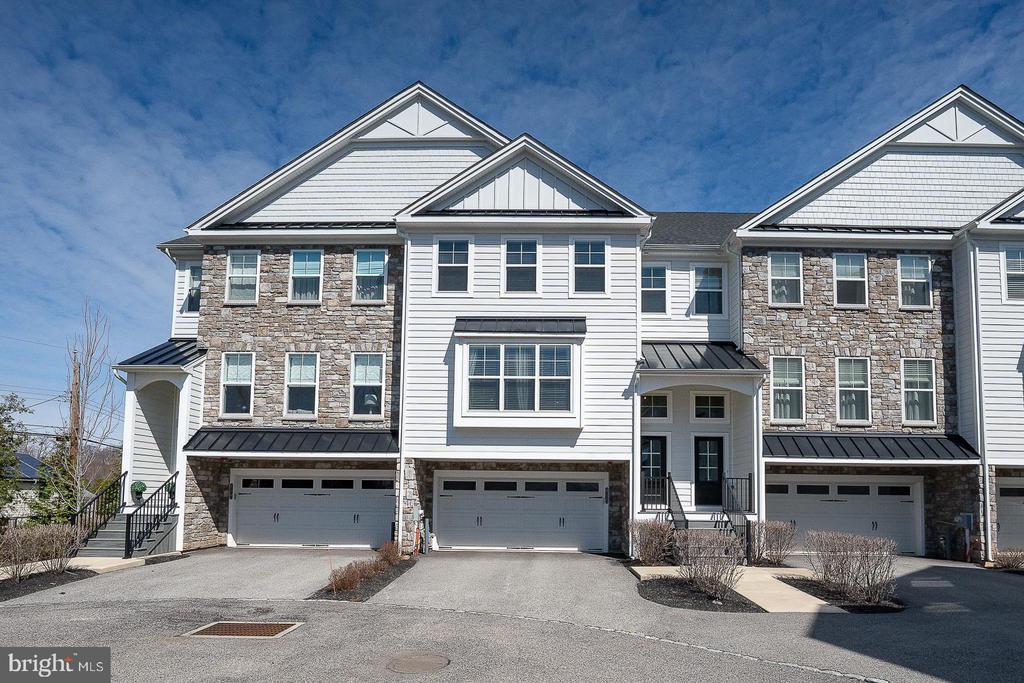 4115 ADDISON COURT