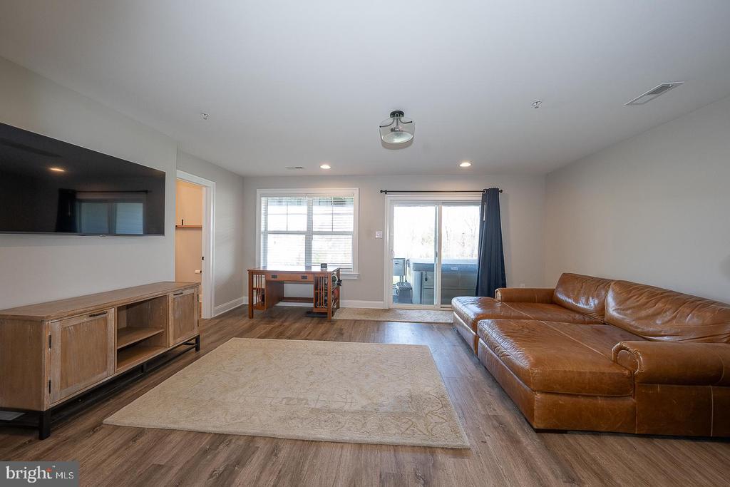 4115 ADDISON COURT