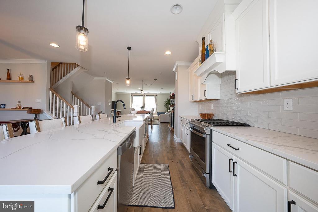 4115 ADDISON COURT
