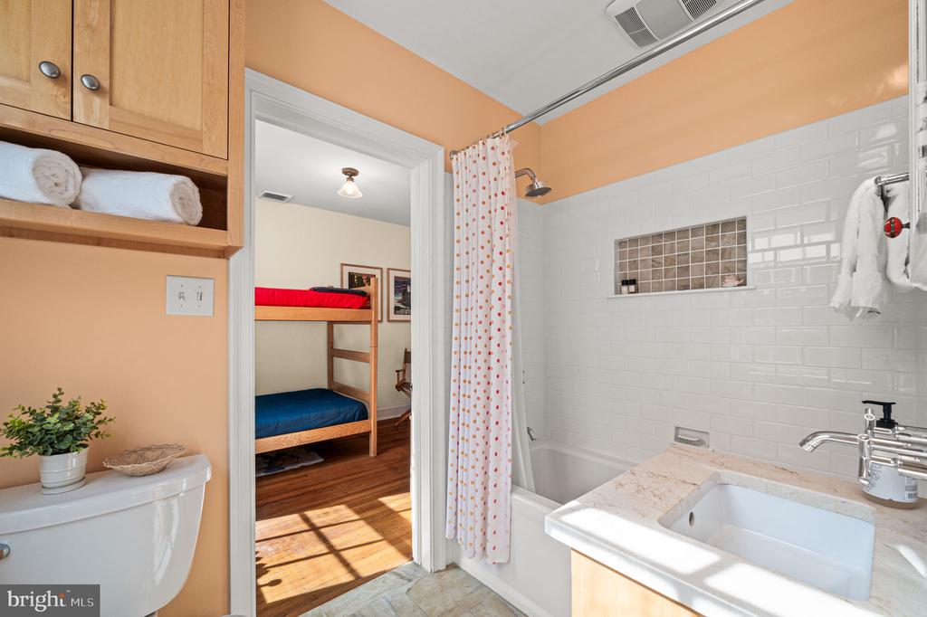 261 FARM ROAD