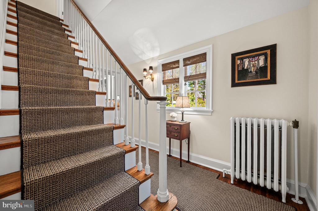 261 FARM ROAD