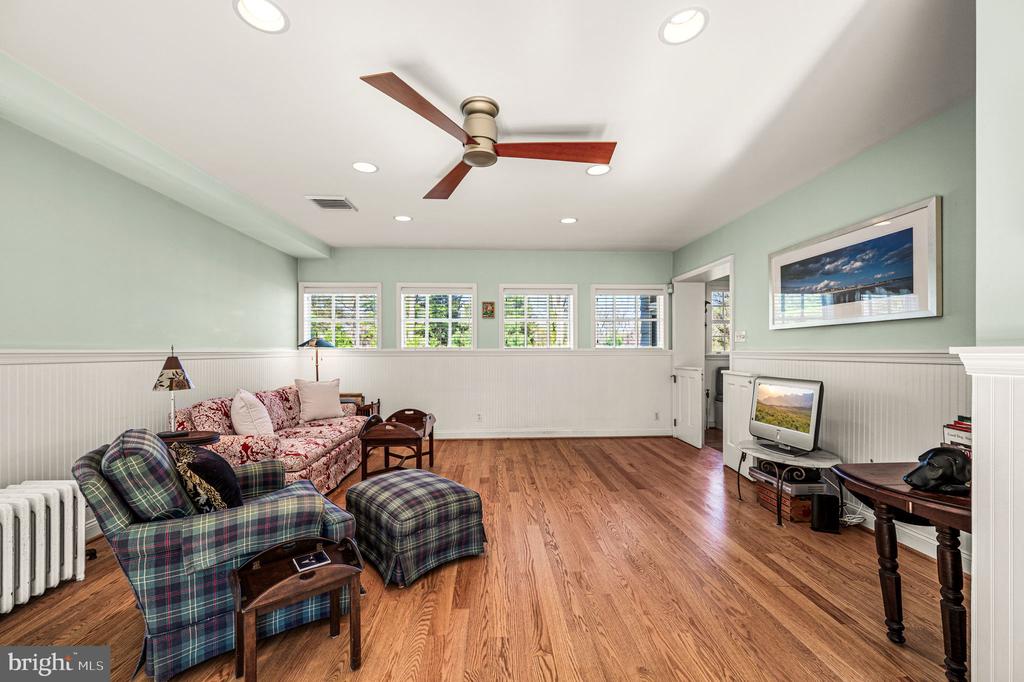 261 FARM ROAD