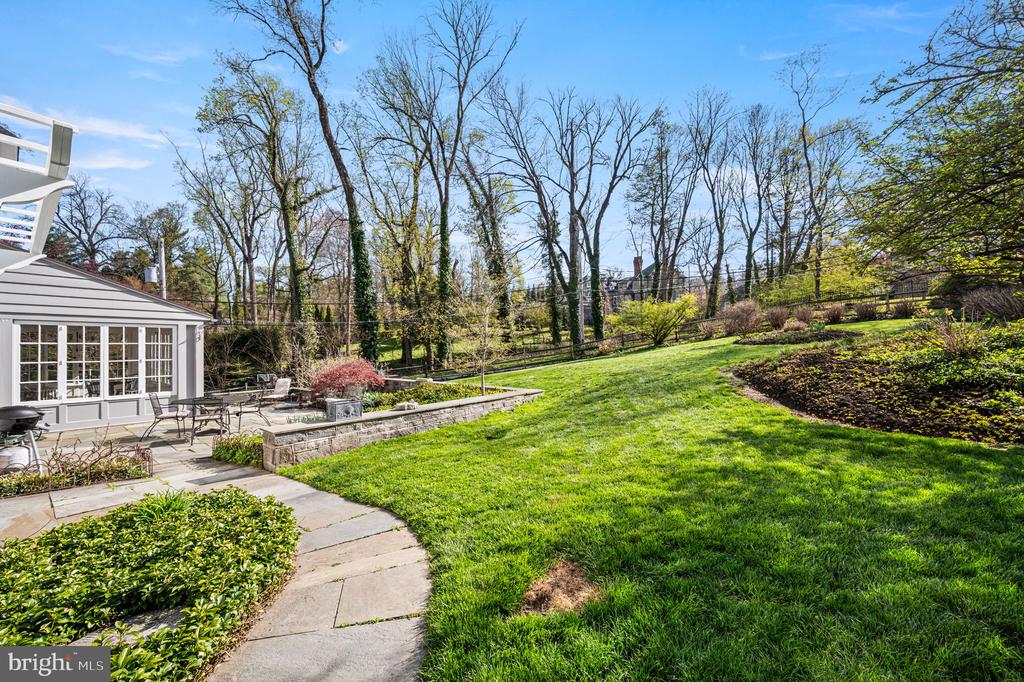 261 FARM ROAD