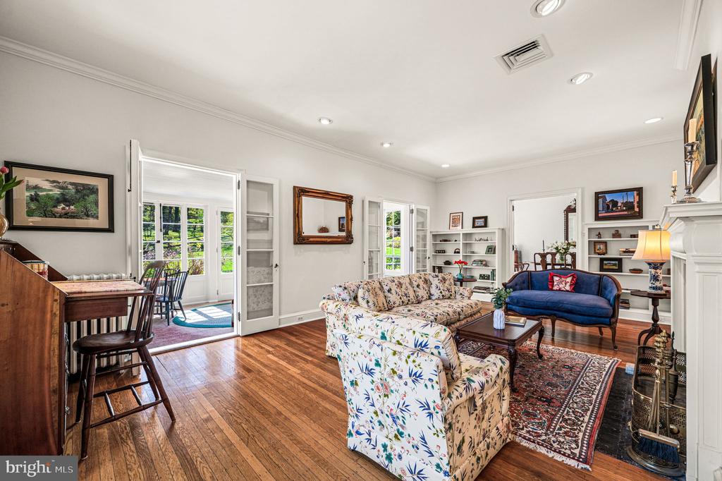 261 FARM ROAD