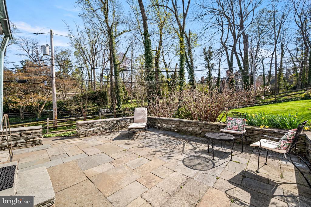 261 FARM ROAD