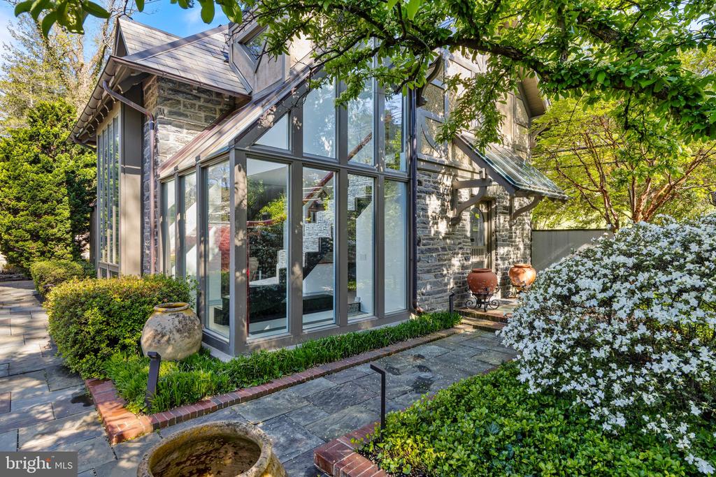 26 OLD GULPH ROAD