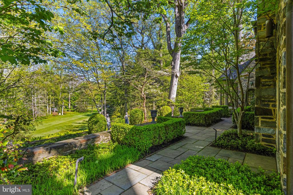 26 OLD GULPH ROAD