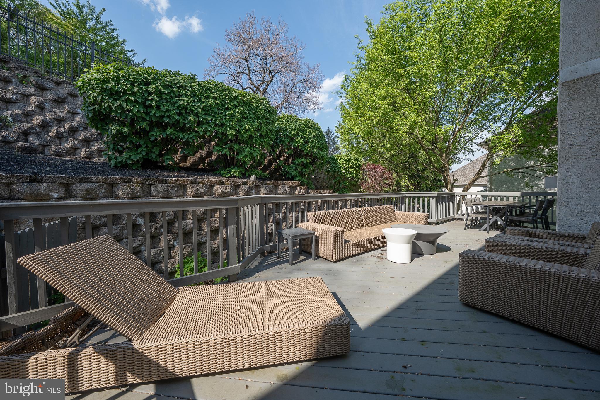 416 SPRING GARDEN LANE