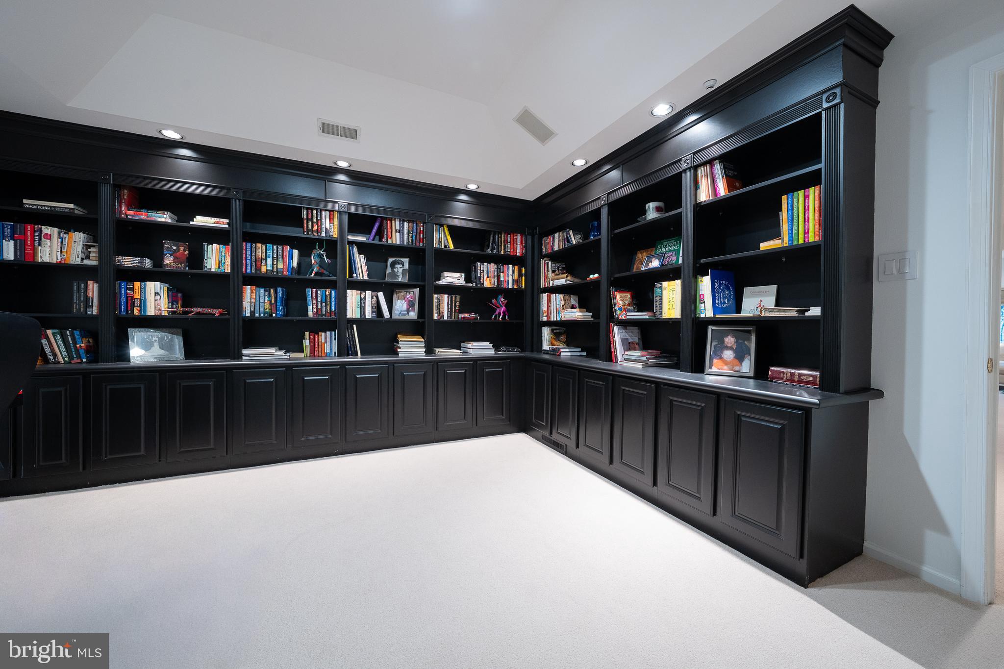 416 SPRING GARDEN LANE