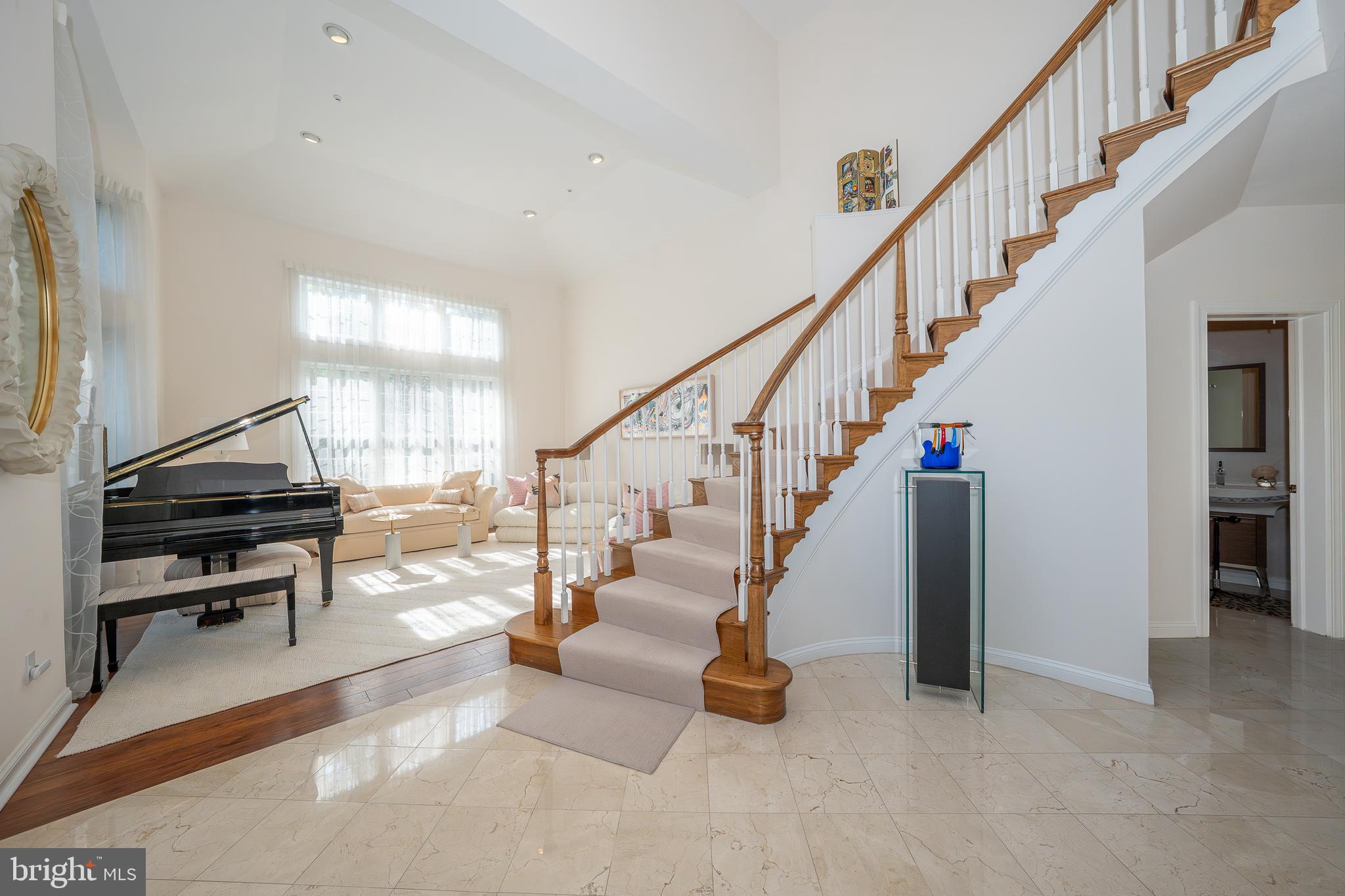 416 SPRING GARDEN LANE