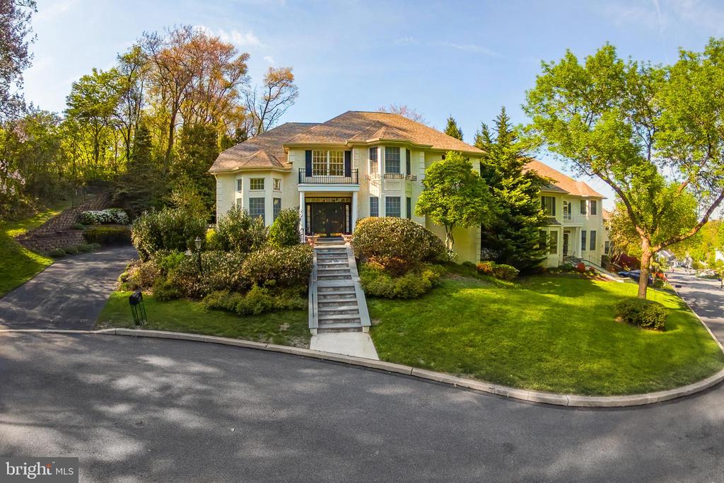 416 SPRING GARDEN LANE