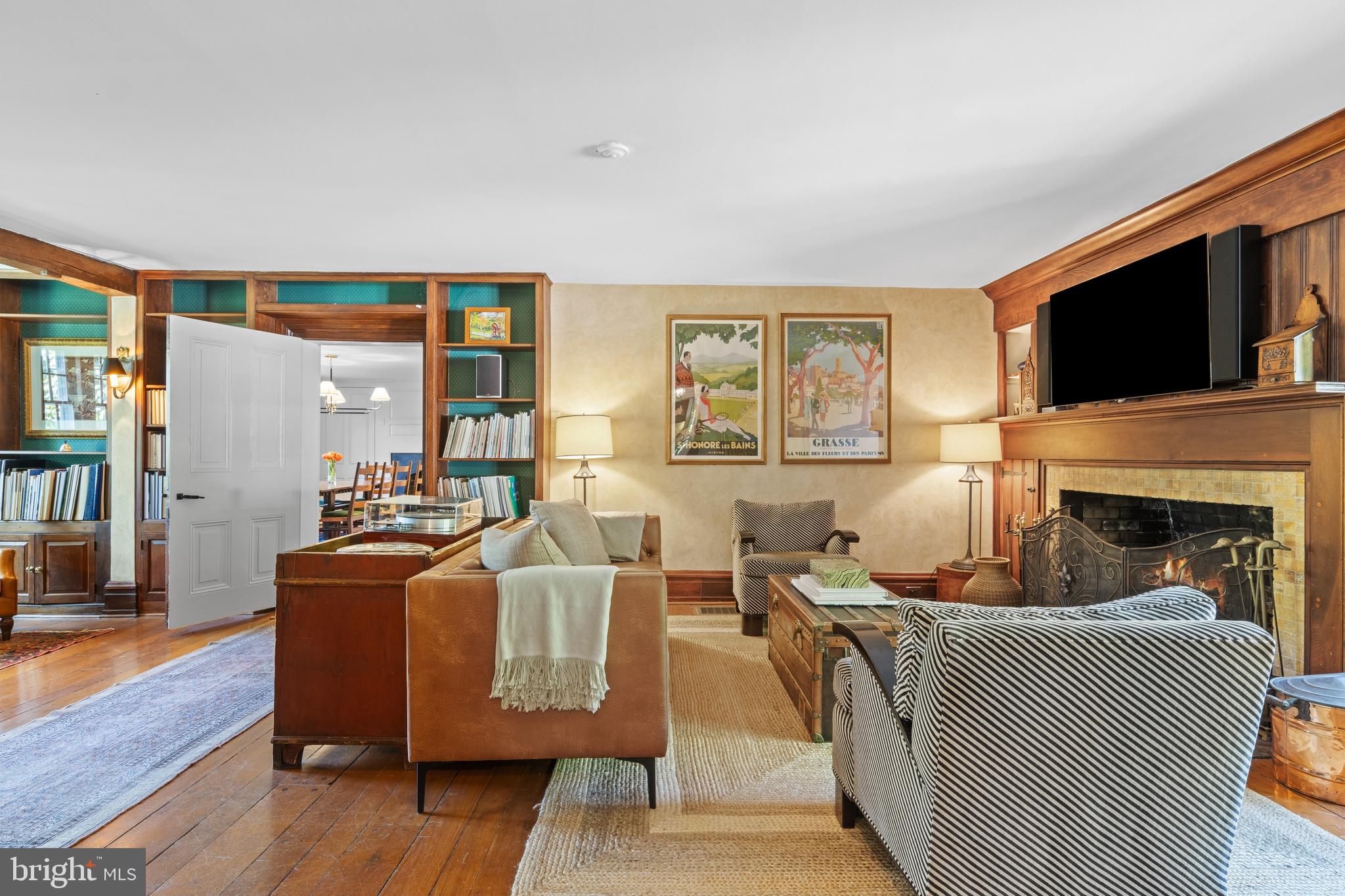 1320 HUNTSMAN LANE