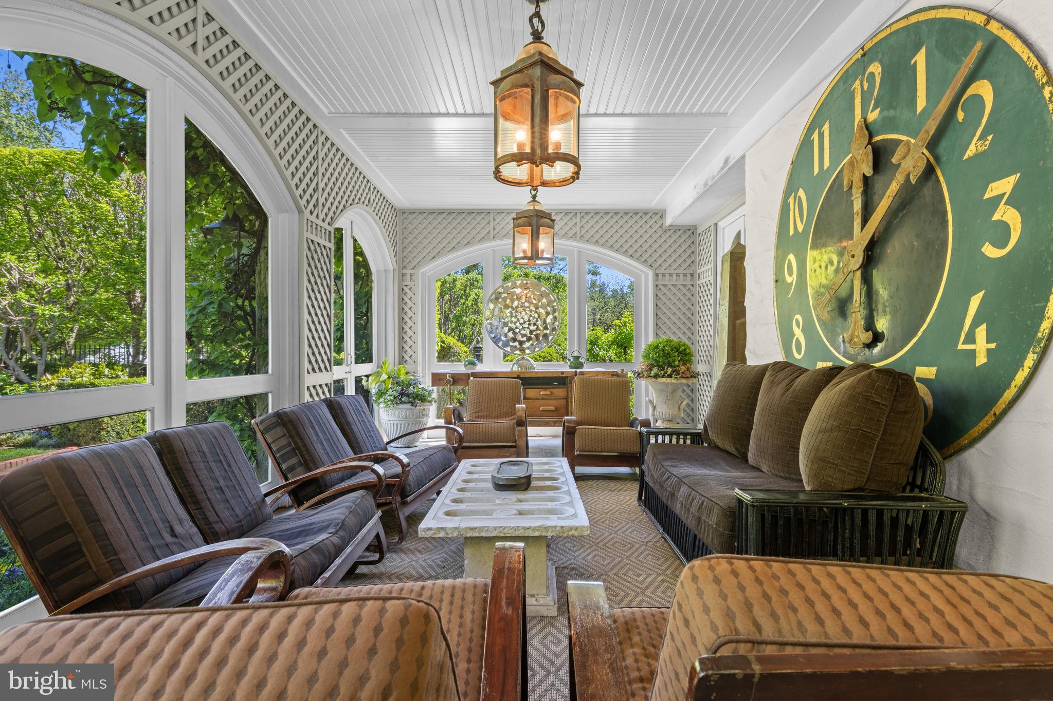 1320 HUNTSMAN LANE