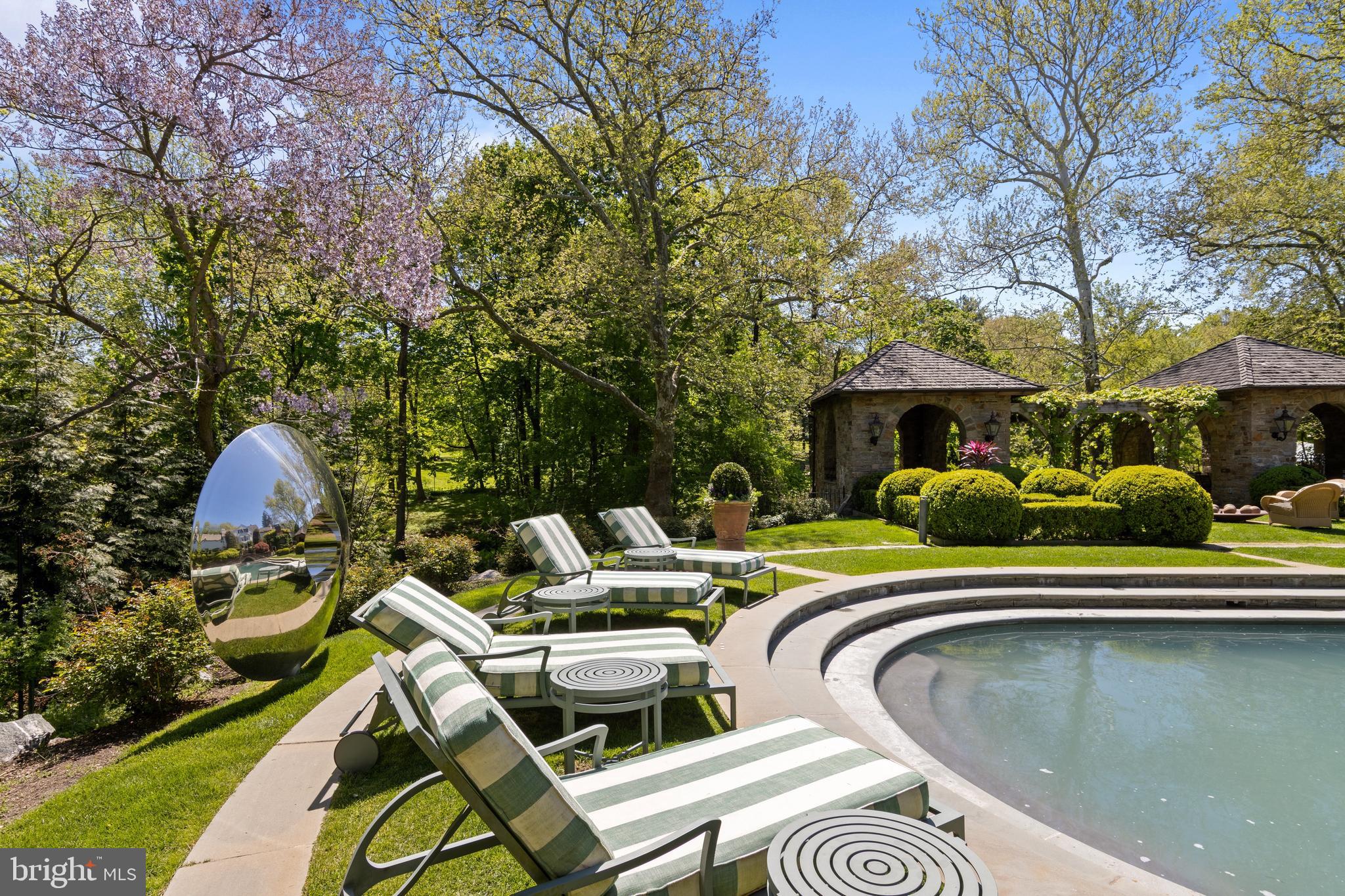1320 HUNTSMAN LANE