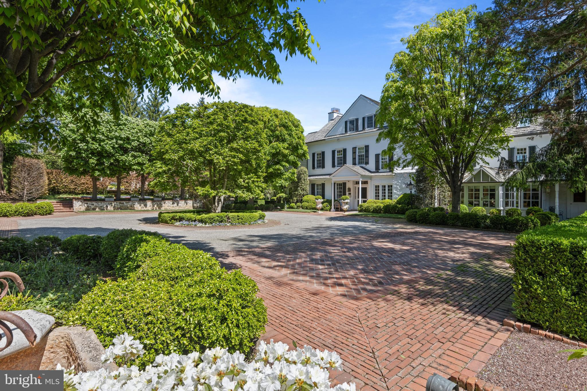 1320 HUNTSMAN LANE