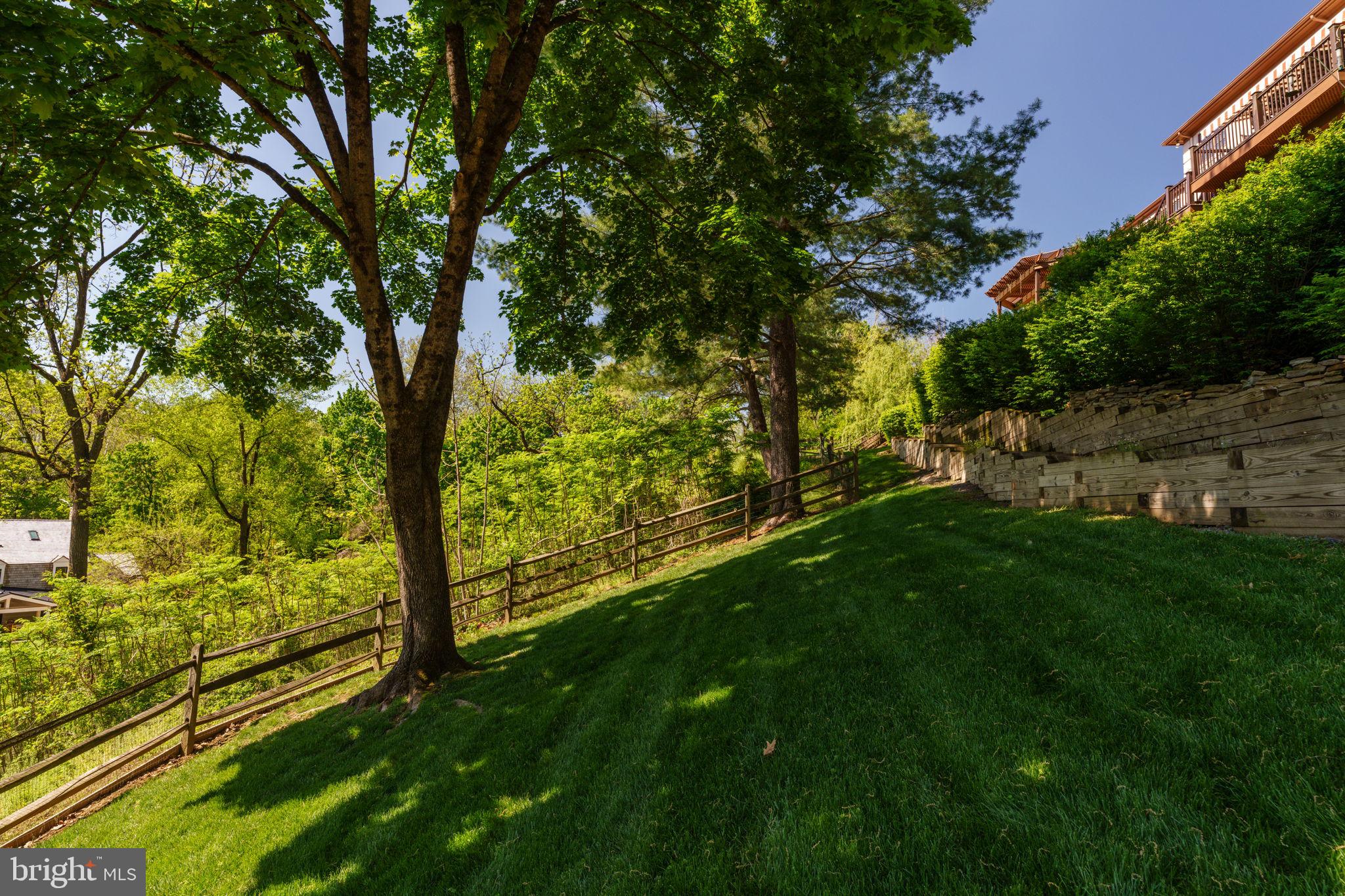 1533 BRIAR HILL ROAD