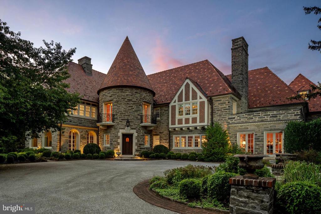 648 CREIGHTON ROAD