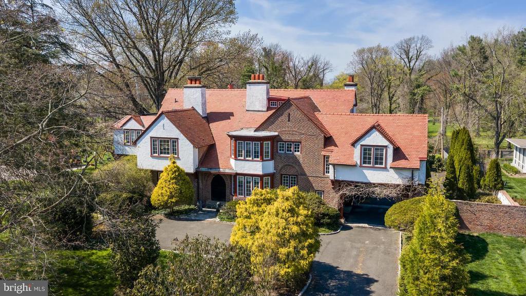 764 MOUNT MORO ROAD