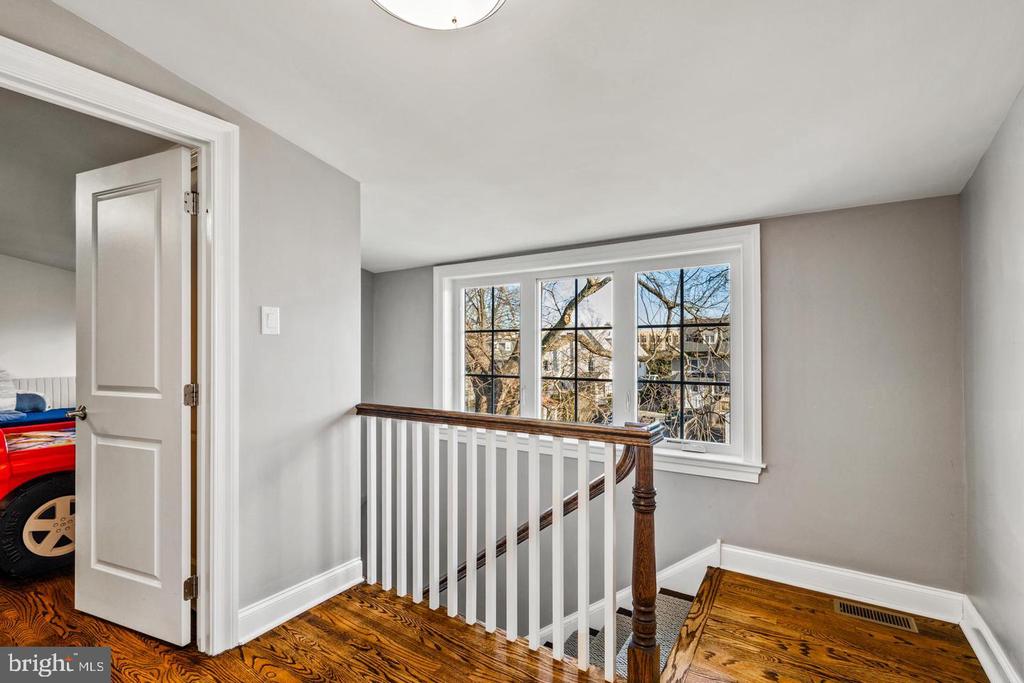 219 E MONTGOMERY AVENUE Unit: 6