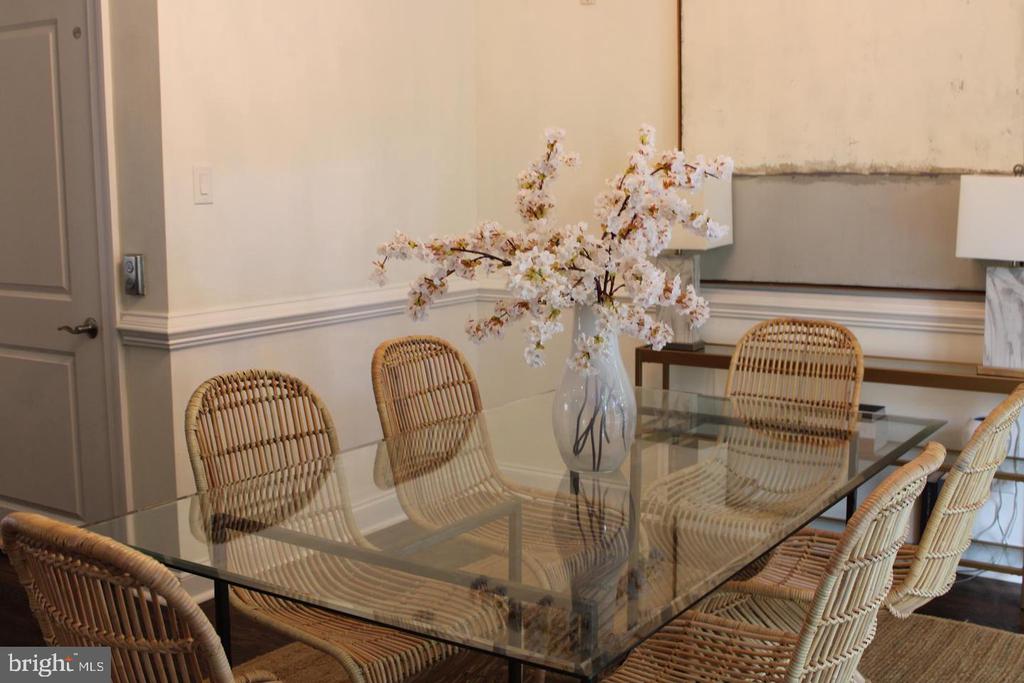 219 E MONTGOMERY AVENUE Unit: 6