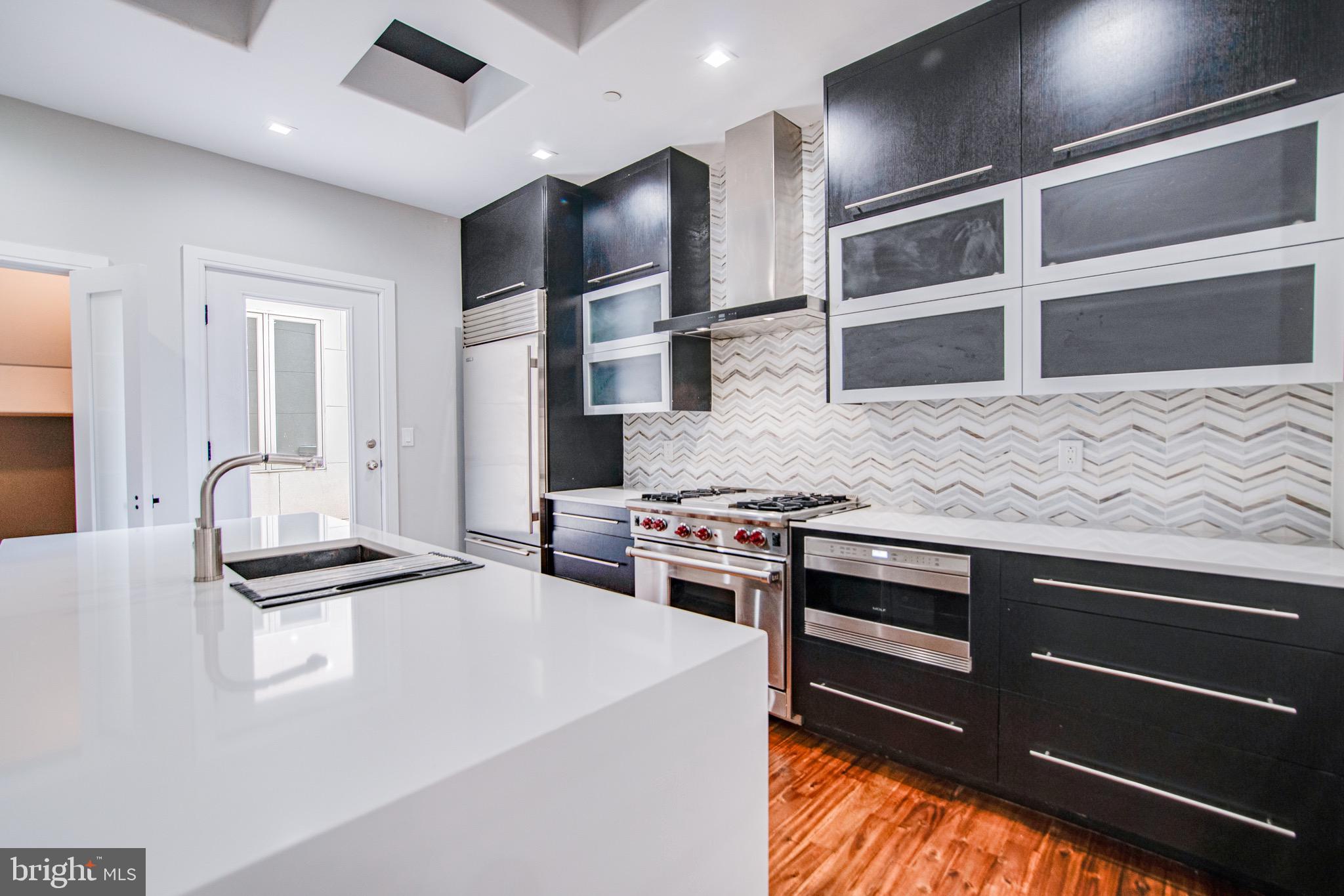 1718 North STREET Unit: 2