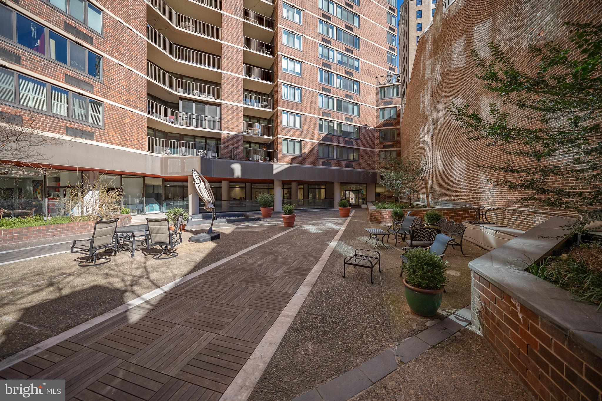 1420 Locust St #23n