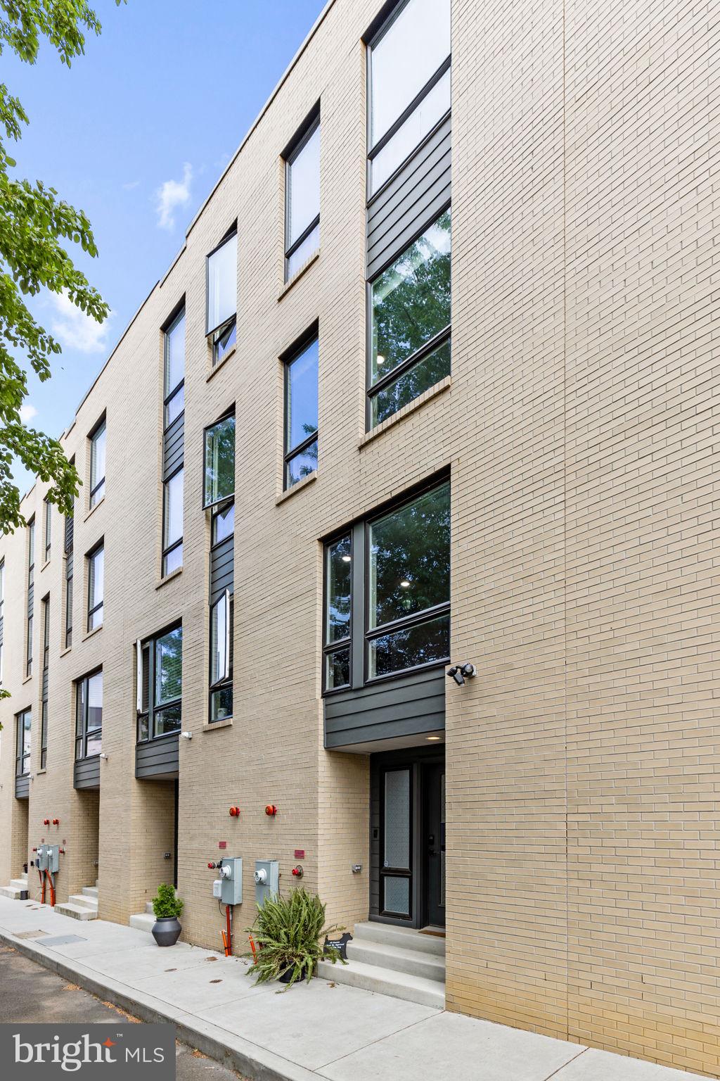 815 Perkiomen St #8