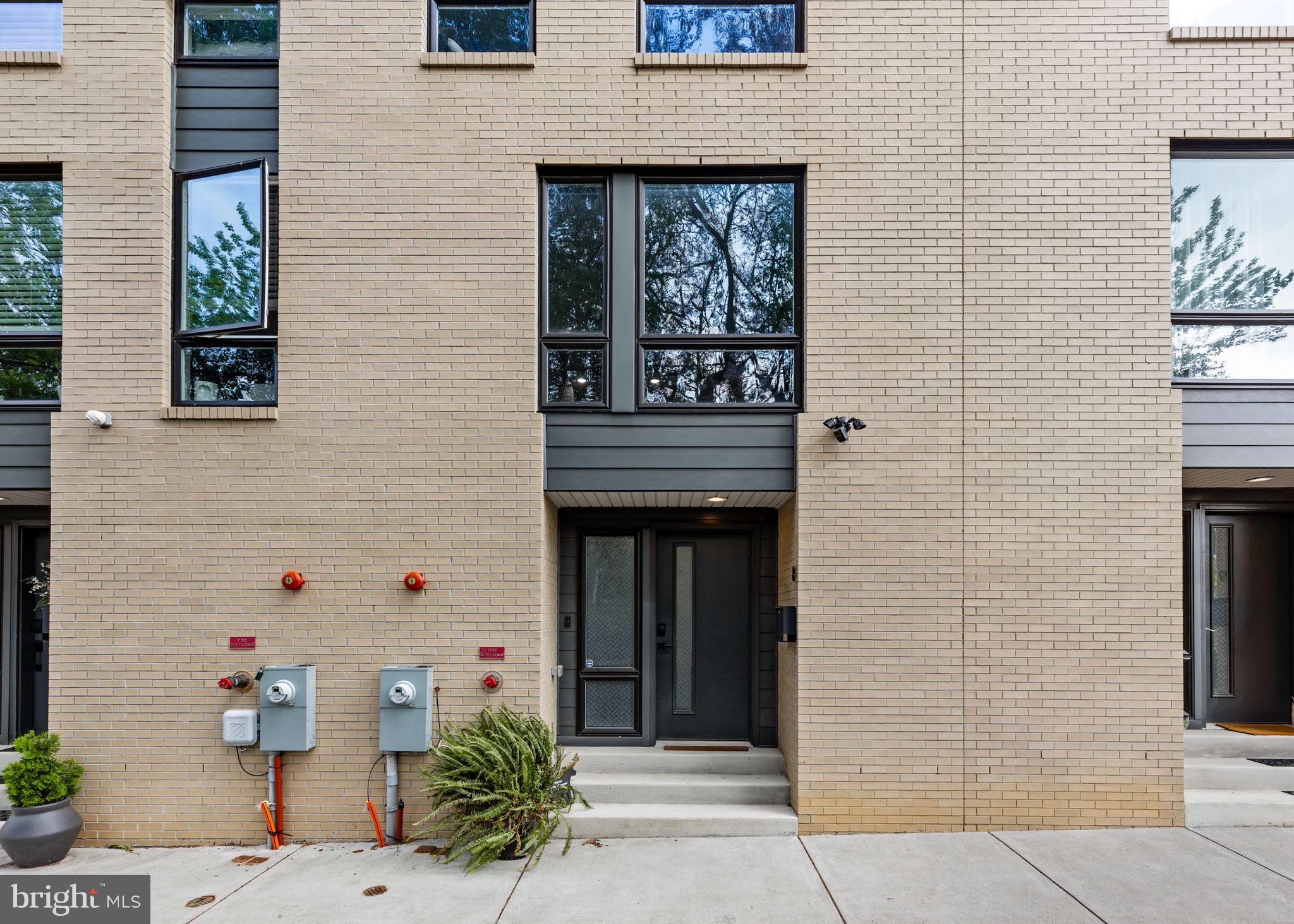 815 Perkiomen St #8