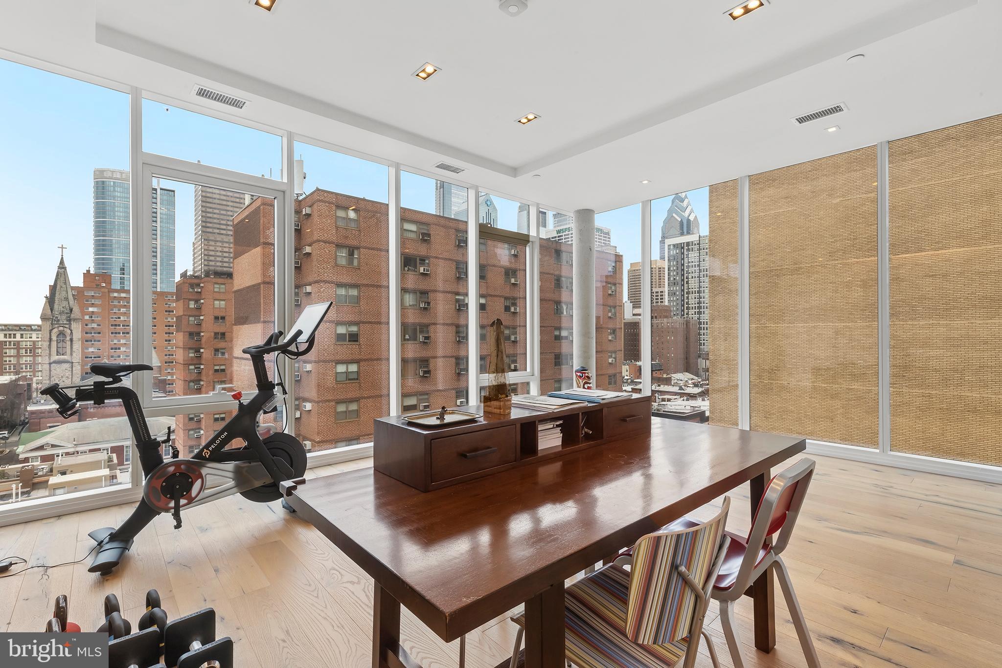 2108-10 Walnut St #Ph