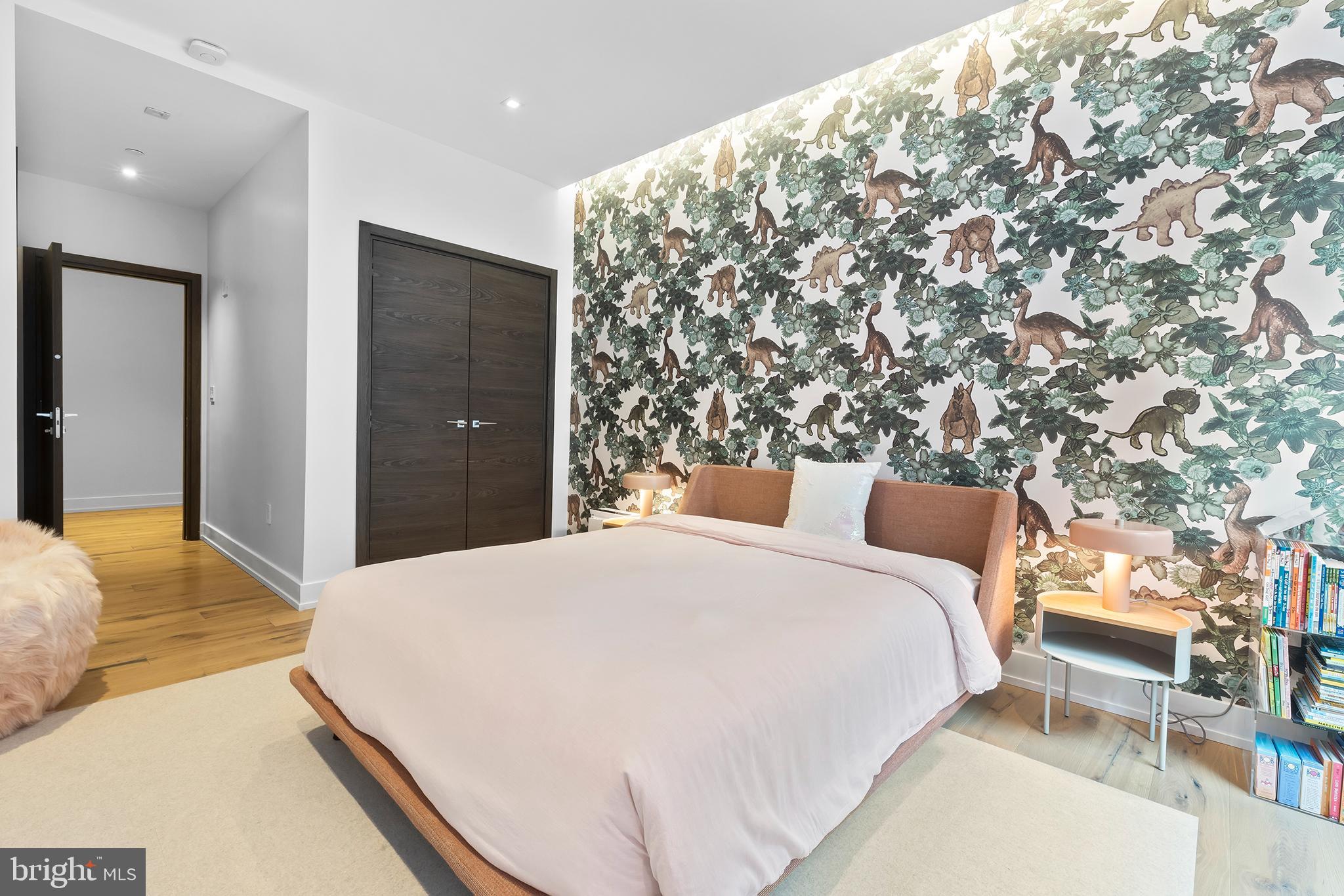 2108-10 Walnut St #Ph