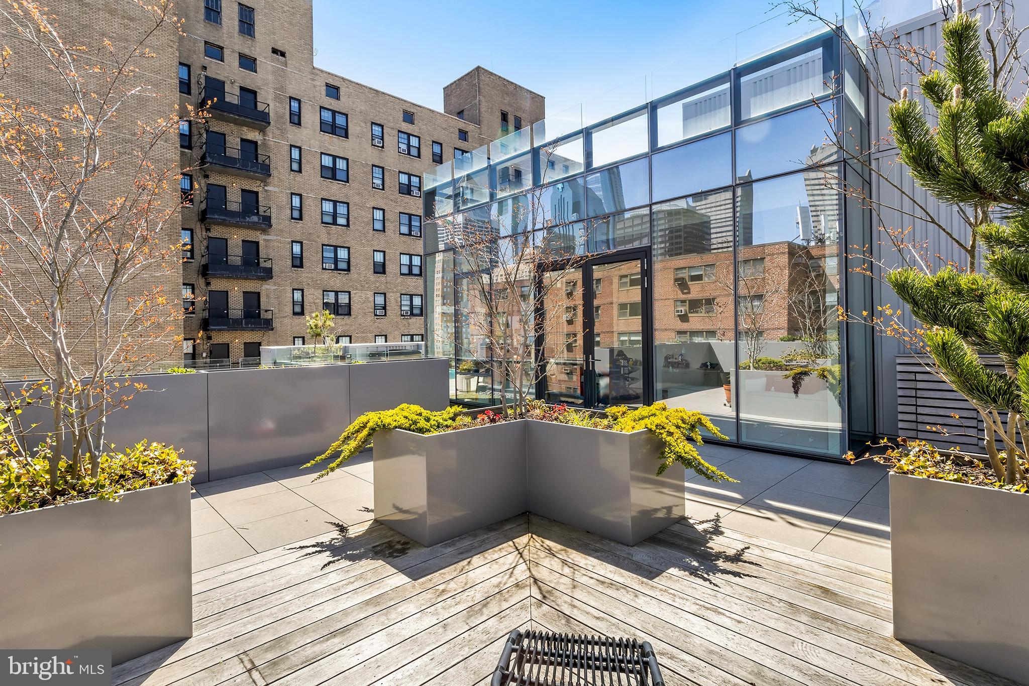 2108-10 Walnut St #Ph