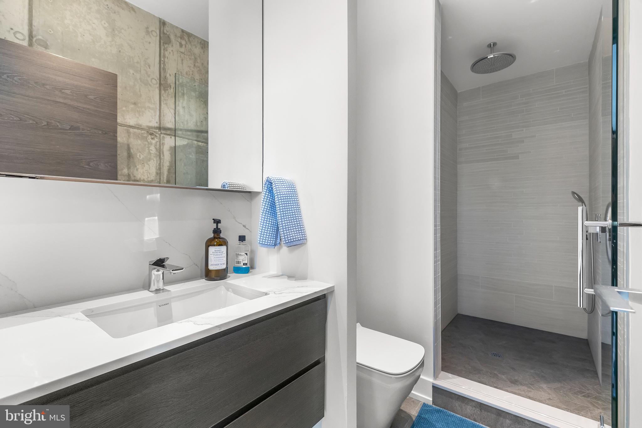 2108-10 Walnut St #Ph