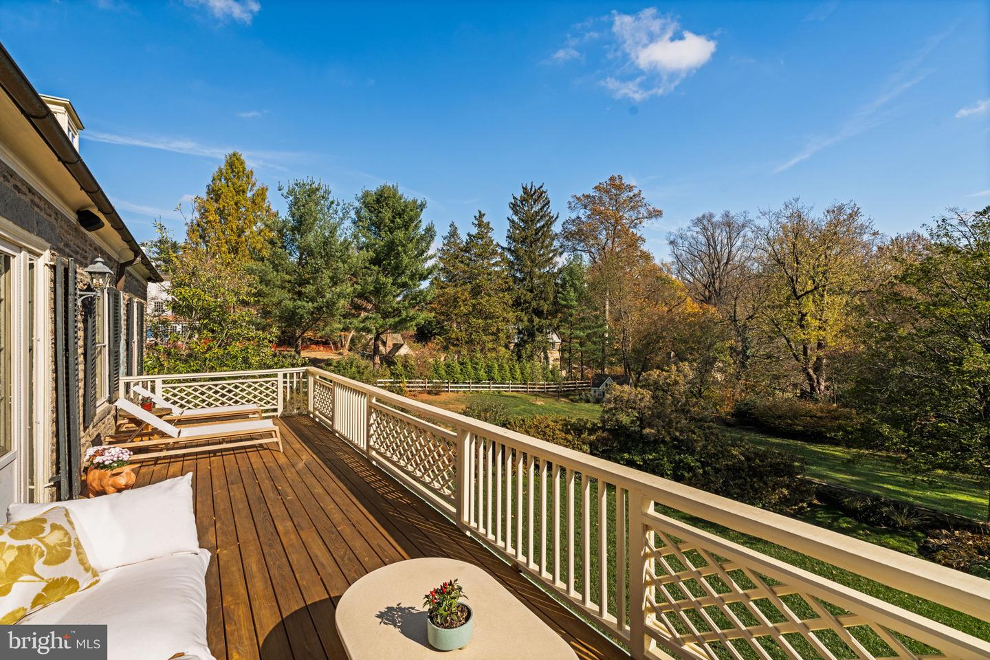440 W Mermaid Ln