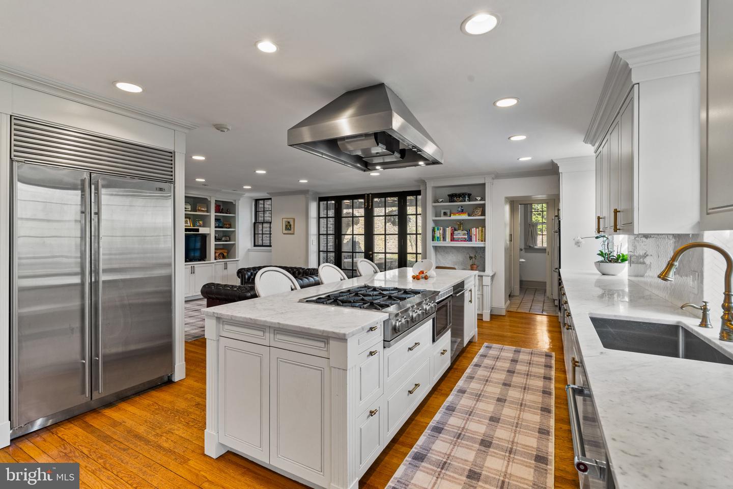 440 W Mermaid Ln