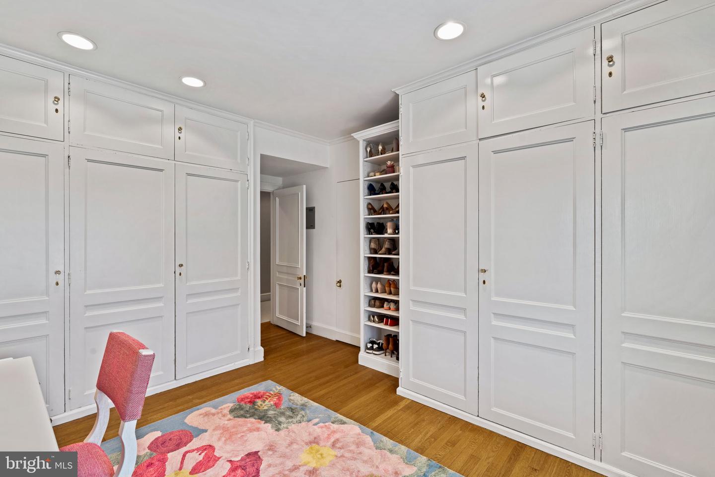 440 W Mermaid Ln