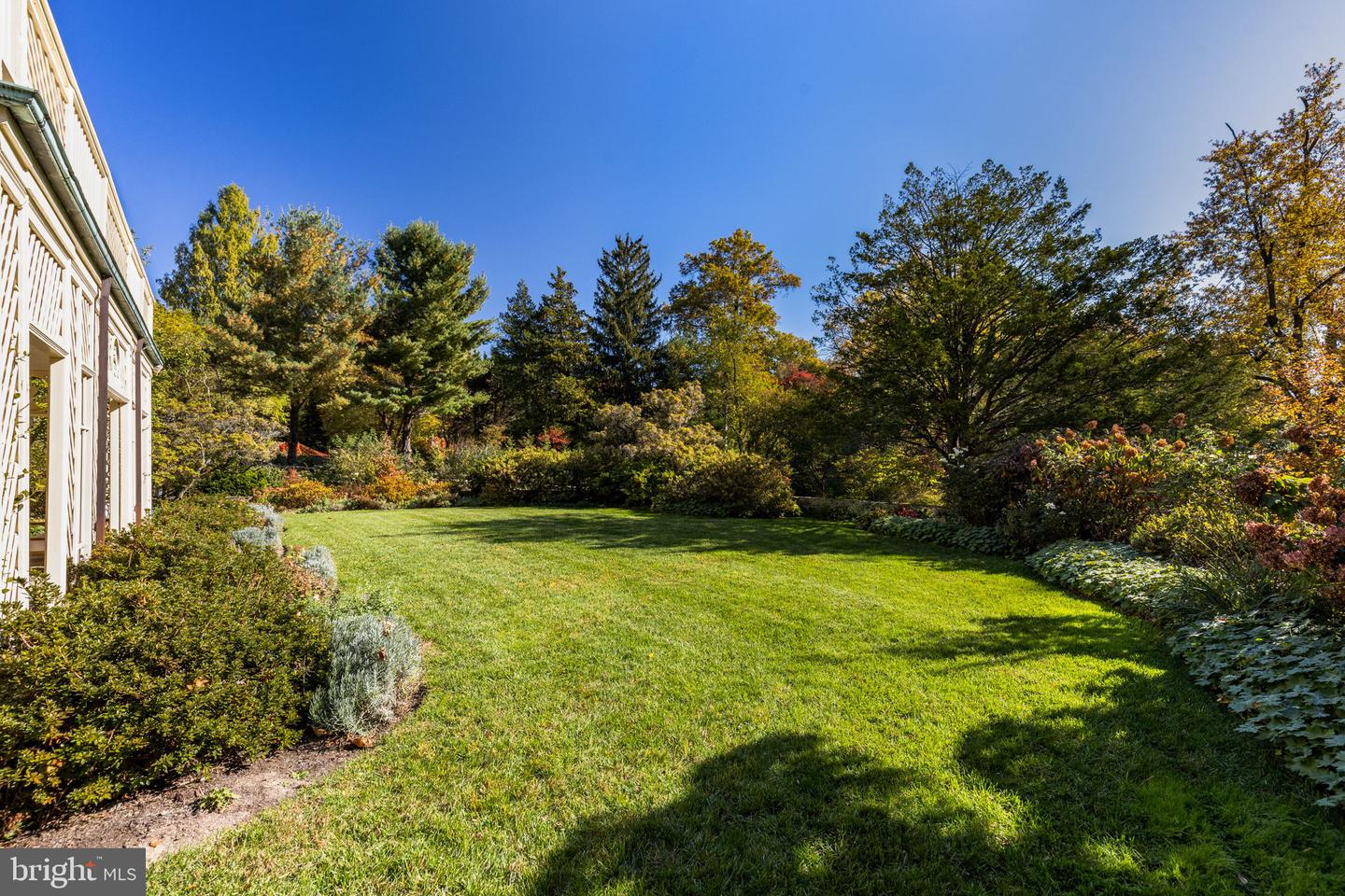 440 W Mermaid Ln